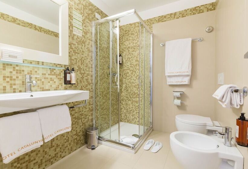 Habitación Estándar, Catalunya