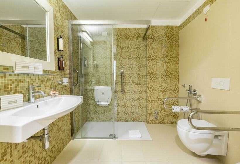 Habitación Familiar, Catalunya