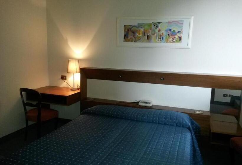 Номер Стандарт Трехместный, Cravero Rooms