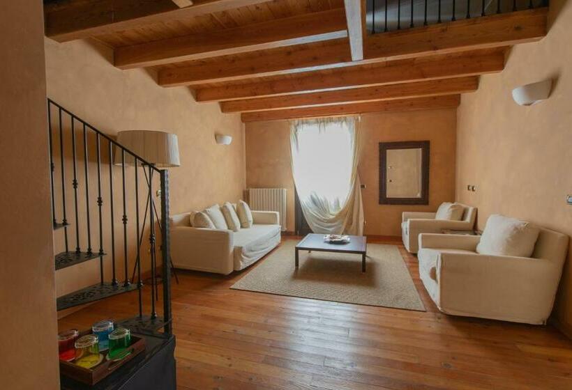 Family Suite, Cristallo
