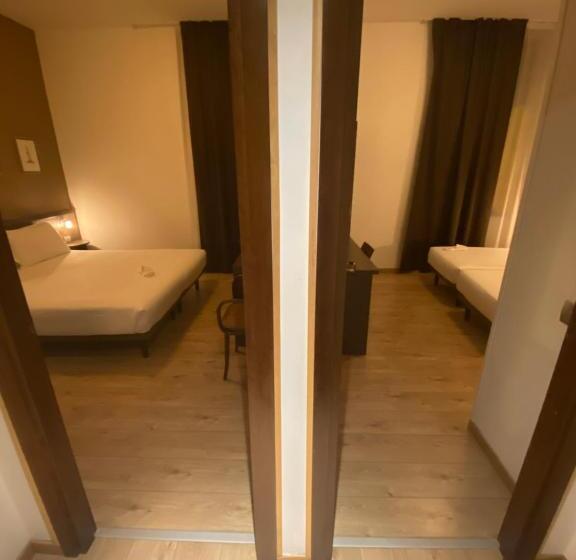 Четырехместный Номер Стандарт, Nuovo Albergo Italia