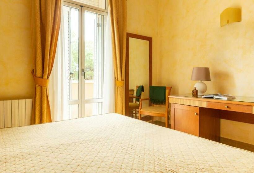 Полулюкс, Hotel & Residence Venezia 2000