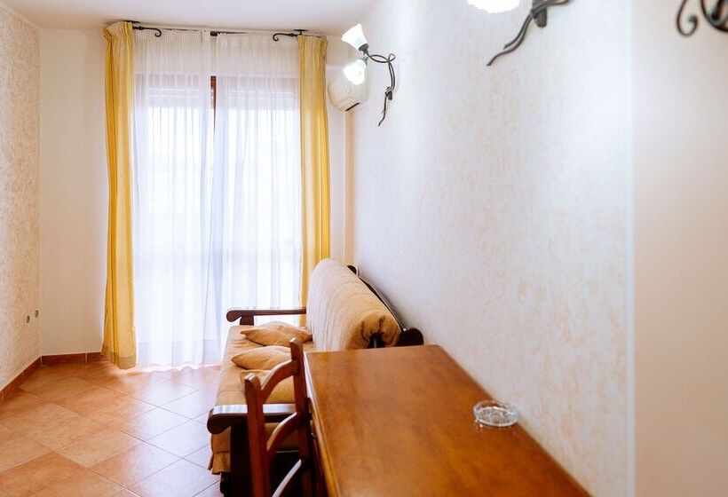 Люкс Вид на Море, Lola Piccolo Hotel E Appartamenti