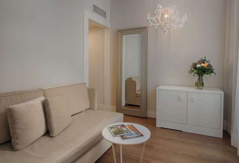 سوییت جونیور, NH Genova Centro