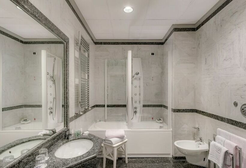 اتاق رمانتیک, Rivoli Boutique