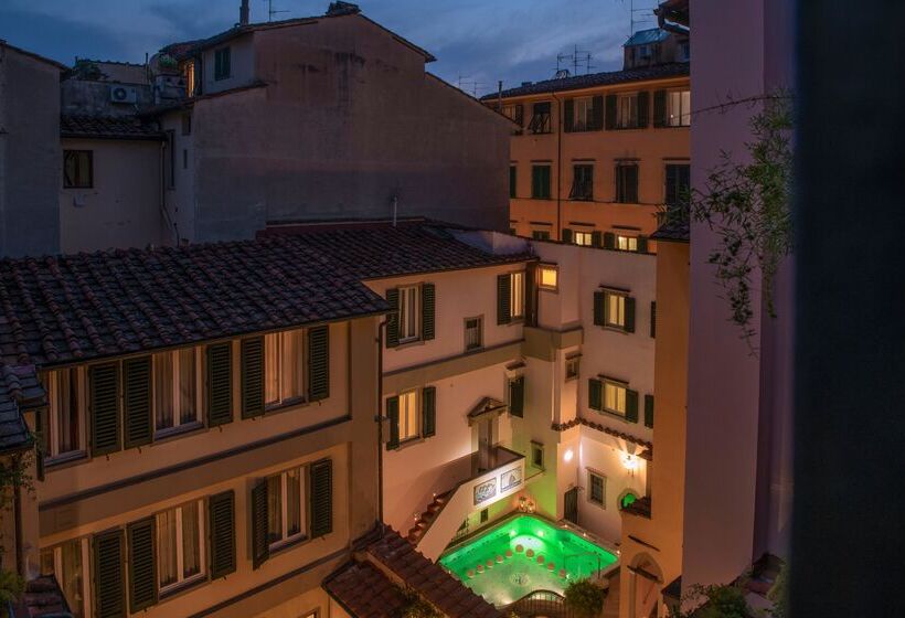 سوییت, Rivoli Boutique