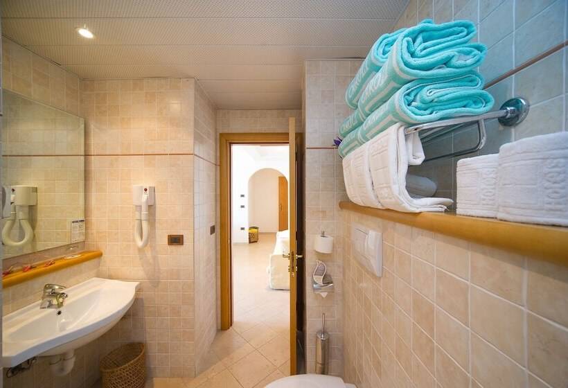Четырехместный Номер Стандарт, Terminal   Caroli Hotels