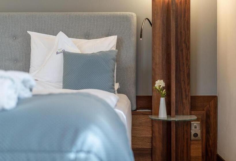 Люкс с Балконом, Mignon Meran Park & Spa