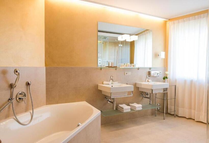 Люкс с гидромассажем, Mignon Meran Park & Spa