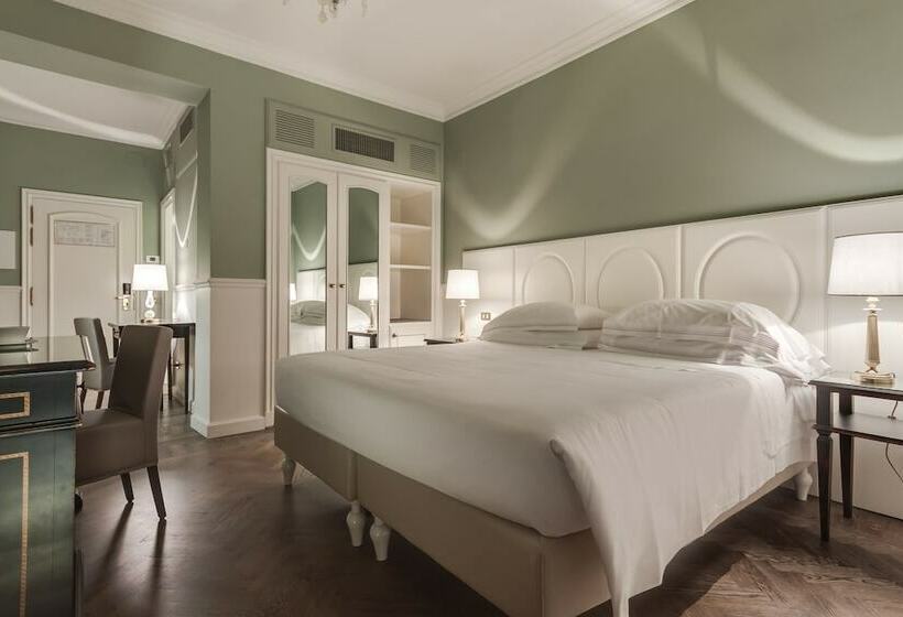 Camera Premium, Plaza Hotel Lucchesi