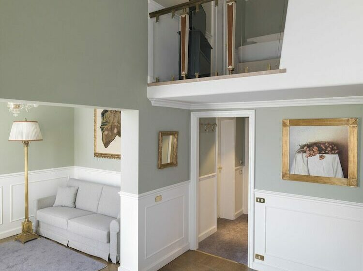 Suite Familiare, Plaza Hotel Lucchesi