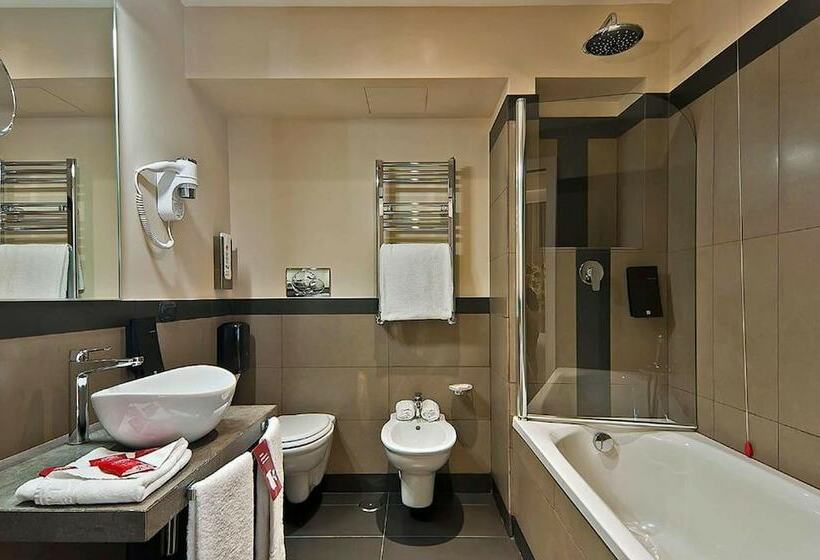 Habitación Estándar, Caravel