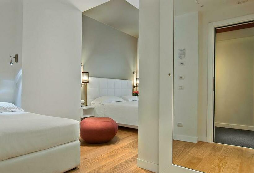 Habitación Triple Estándar, Caravel