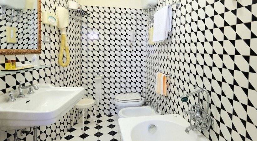 اتاق استاندارد سه نفره, Albergo Ristorante La Rosetta