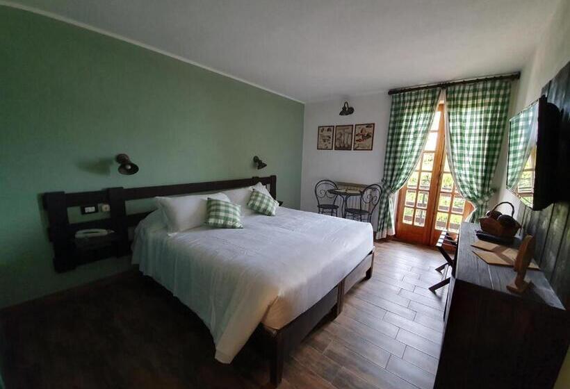 اتاق استاندارد با چشم‌انداز کوهستان, Locanda Il Rustichello