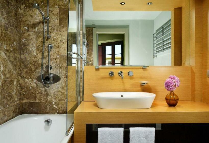 اتاق کلاسیک یک تخته, Unahotels Napoli