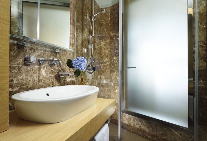 اتاق کلاسیک یک تخته, Unahotels Napoli