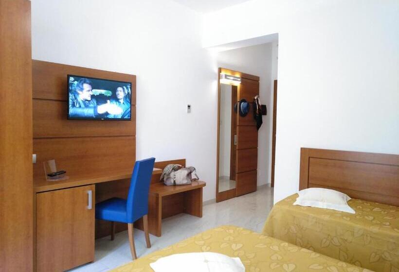 Номер Стандарт Трехместный, Villaggio Turistico La Mantinera