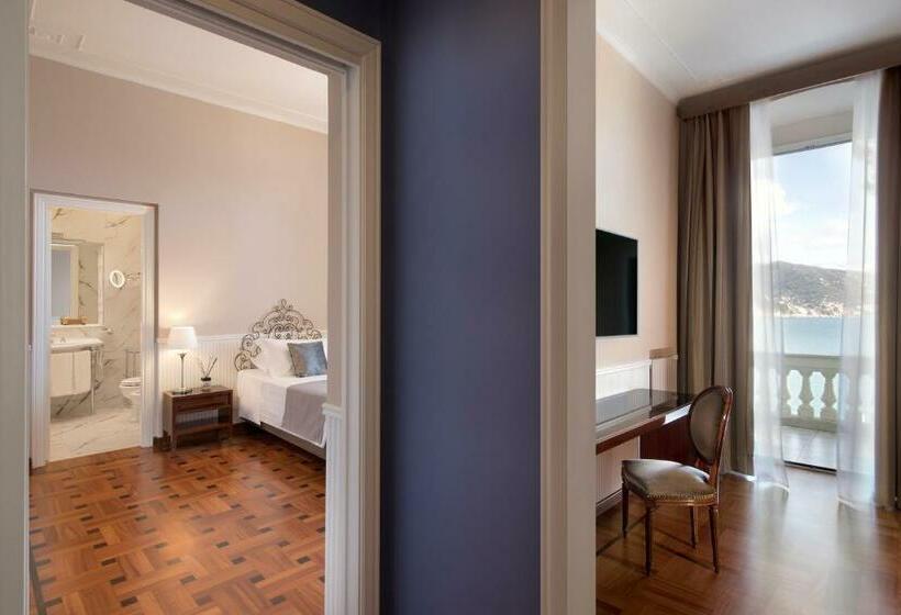 Deluxe Suite Sea View, Grand Hotel Miramare