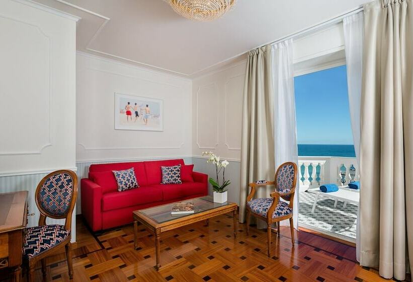 Deluxe Suite Sea View, Grand Hotel Miramare