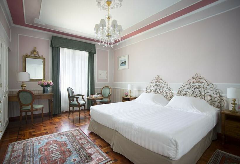 Deluxe Room Sea View, Grand Hotel Miramare