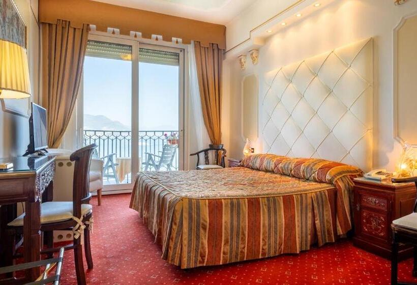 Номер Deluxe, Astoria