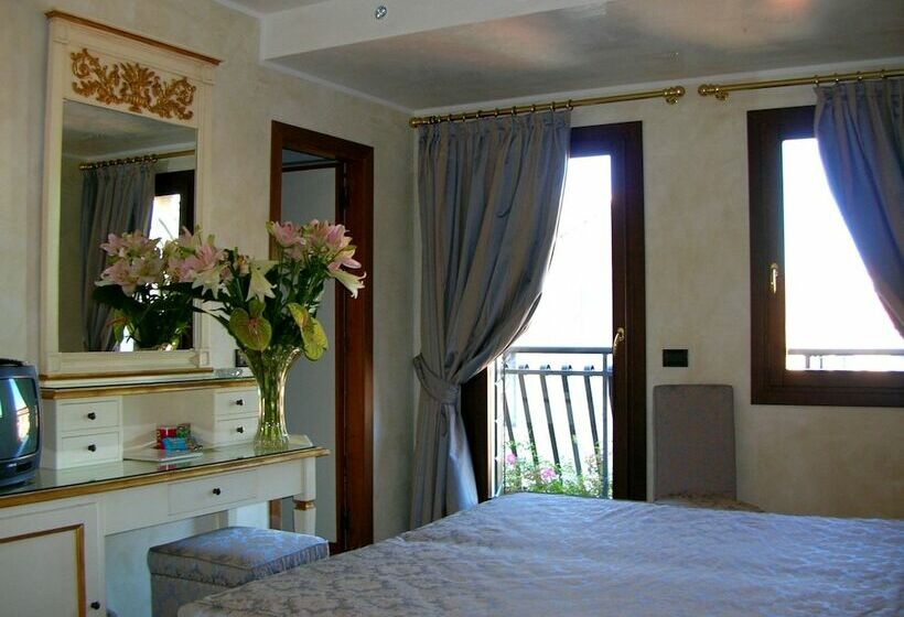 اتاق سوپریور, Carlton Capri