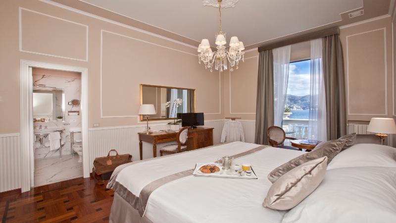Deluxe Room View Sea with Balcony, Grand Hotel Miramare