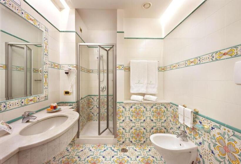 四人标准间, Grand Hotel President
