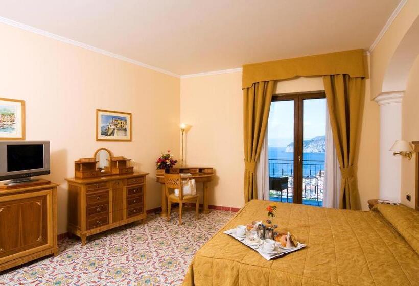 小型套房带海景, Grand Hotel President