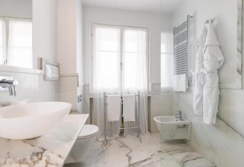 اتاق خانوادگی, Grand Hotel Principe Di Piemonte
