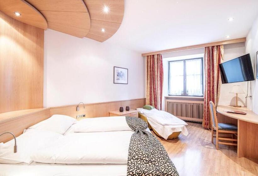 Номер Стандарт Трехместный, Posthotel Lamm
