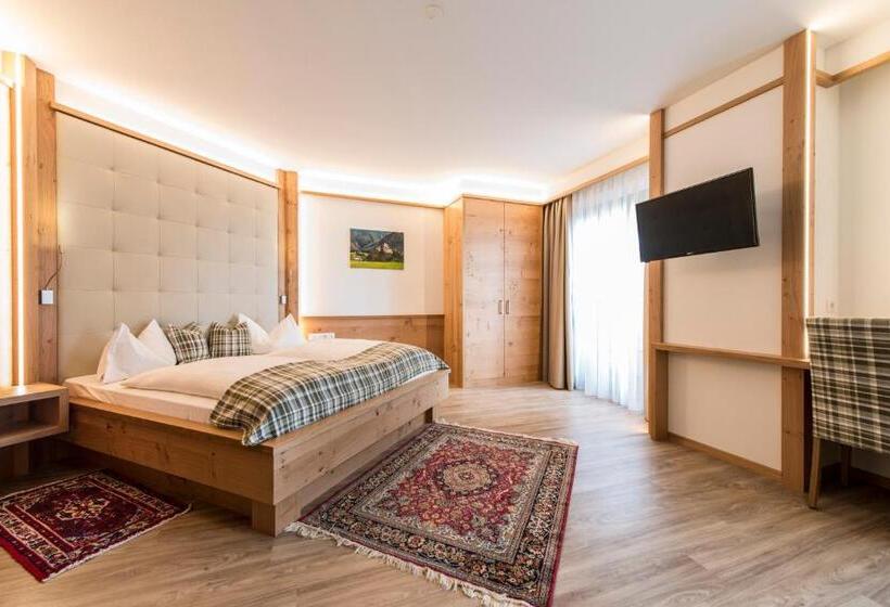 Четырехместный Номер Стандарт, Posthotel Lamm