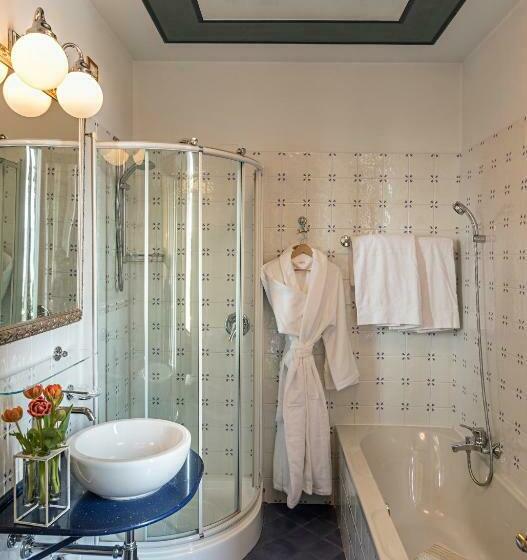 Quarto Deluxe Vista Lago, Laurin