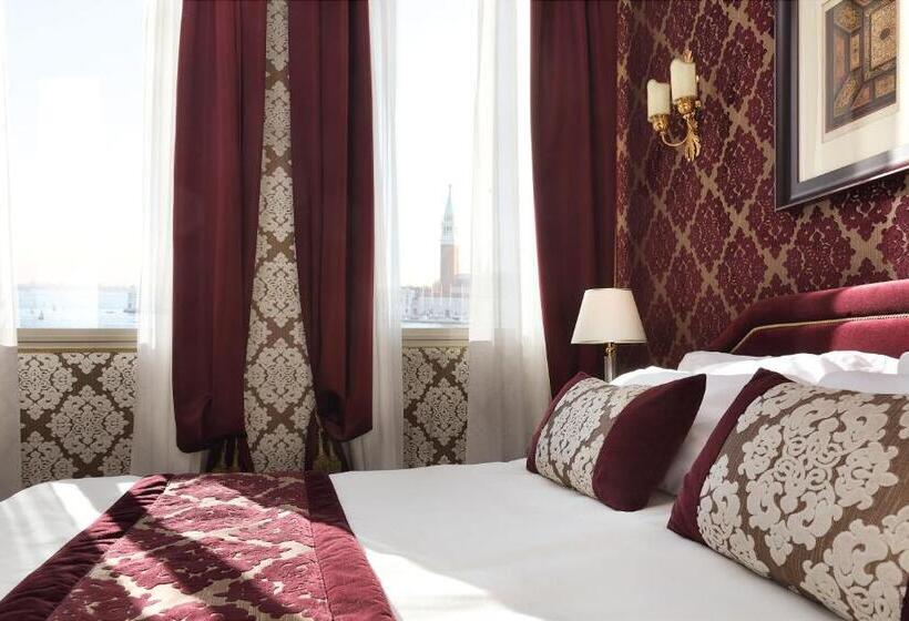 Junior Suite Lake View, Londra Palace Venezia