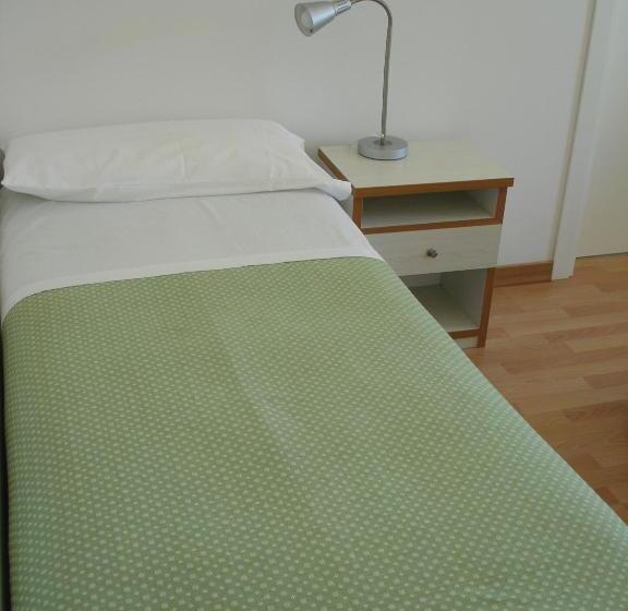 Quarto Triplo Estandar com Sacada, Petit