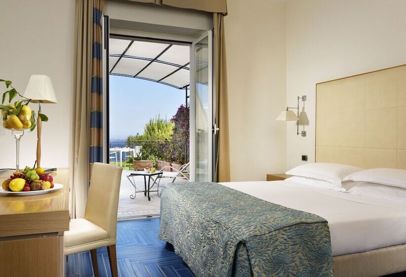 اتاق سوپریور با چشم‌انداز دریا, Raito Wellness & Spa