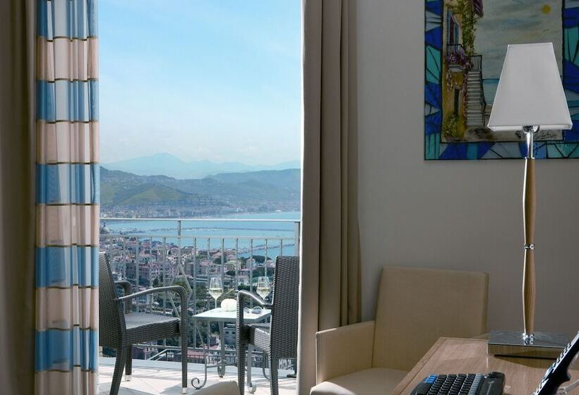 اتاق لوکس با چشم‌انداز دریا, Raito Wellness & Spa