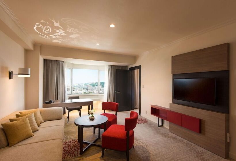 Suite Deluxe, Doubletree By Hilton Hotel Naha Shuri Castle