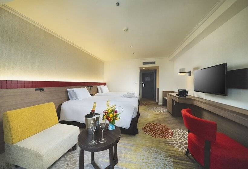Camera Standard, Doubletree By Hilton Hotel Naha Shuri Castle