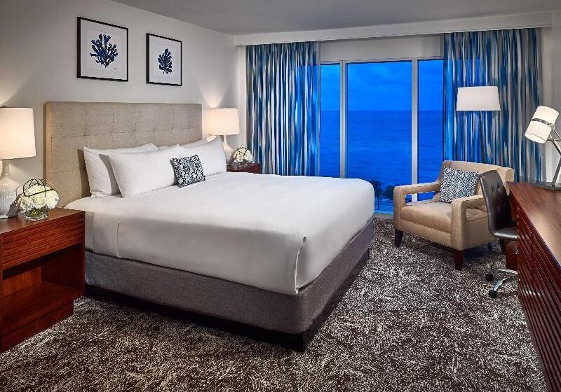 Номер Клуб, Ana Crowne Plaza Fukuoka, An Ihg