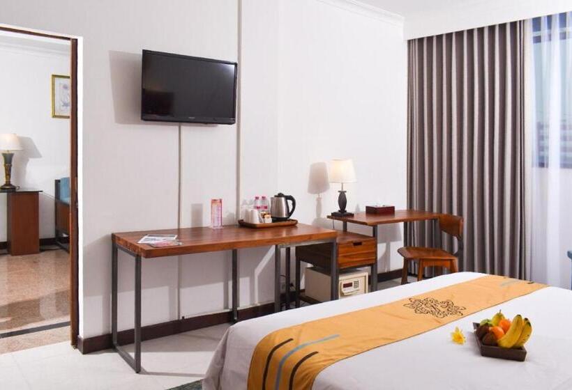 スイート, Metro Park View Hotel Kota Lama Semarang