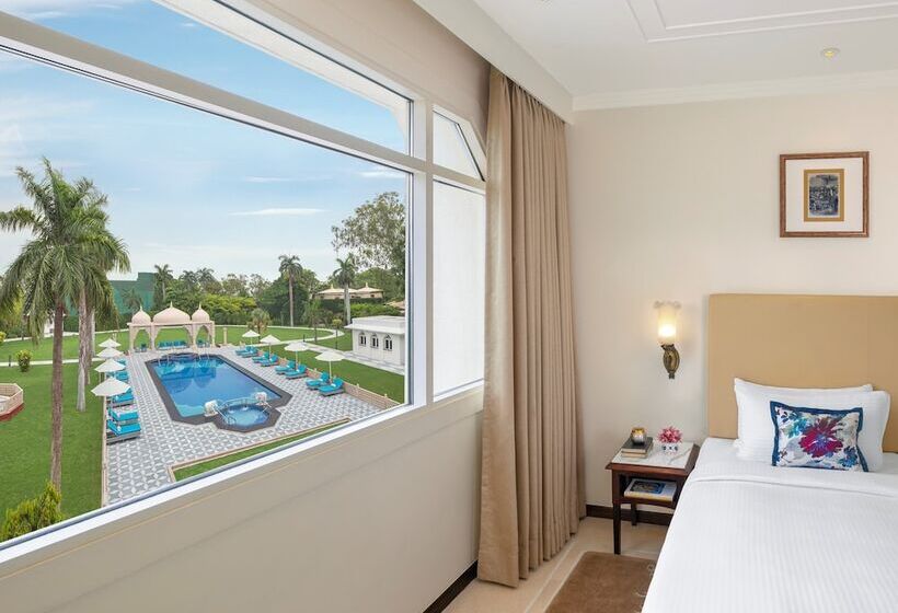 带泳池观景的豪华房, Tajview Agra Ihcl Seleqtions
