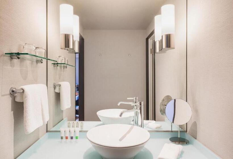 Полулюкс Кровать Кинг, Swissotel Nankai Osaka