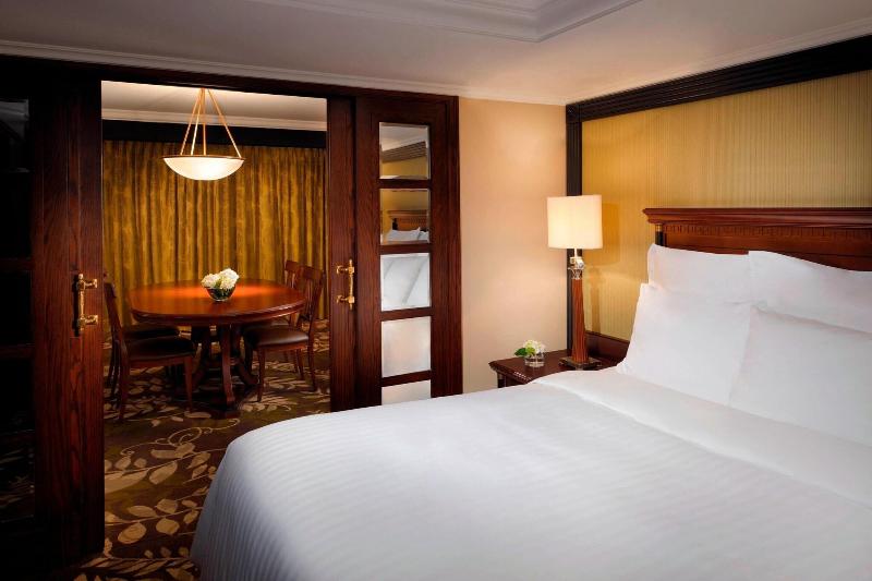 سوئیت اجرایی با تخت کینگ, Amman Marriott
