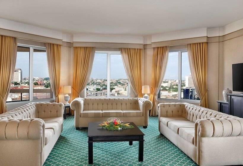 سوئیت ریاست جمهوری سه خوابه, Hilton Yaounde