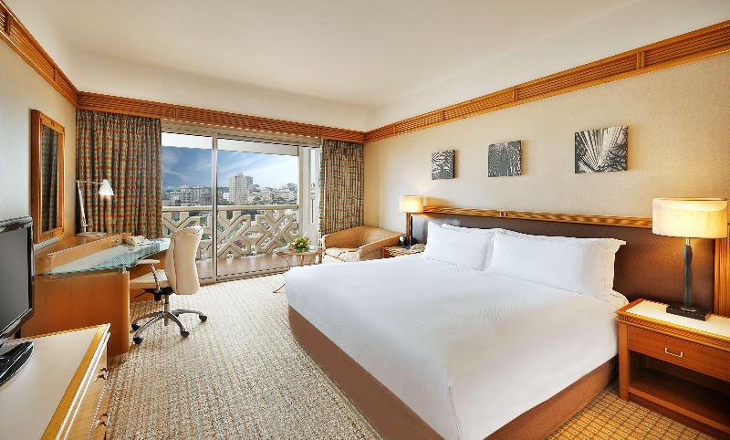 اتاق استاندارد با تخت بزرگ, Hilton Yaounde