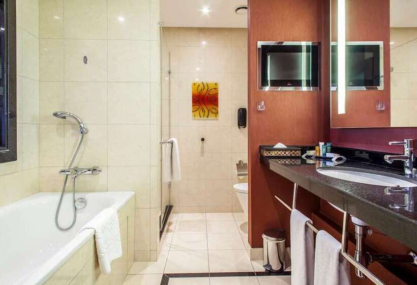 اتاق اجرایی با تخت بزرگ, Hilton Yaounde