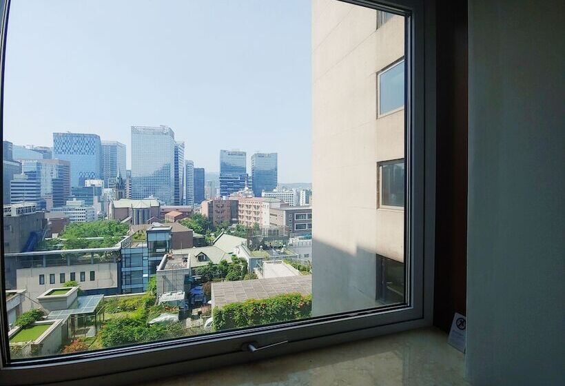 Четырехместный Номер Стандарт, Sejong Hotel Seoul Myeongdong