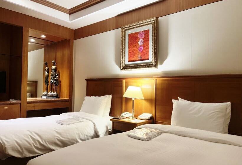 Четырехместный Номер Стандарт, Sejong Hotel Seoul Myeongdong